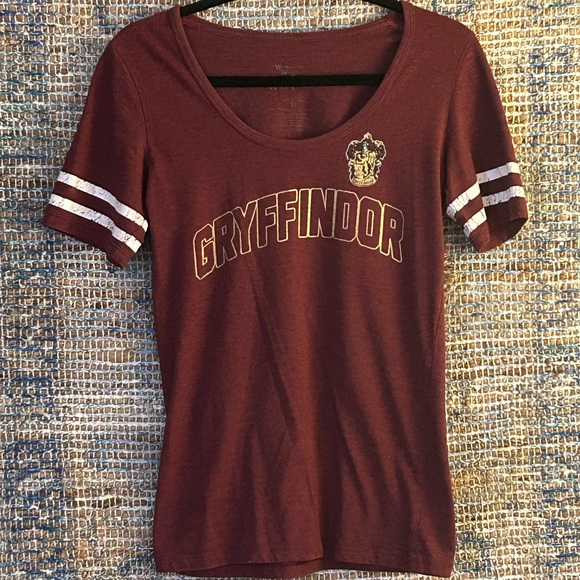 Harry Potter Gryffindor Tee Shirt - Picture 1 of 5